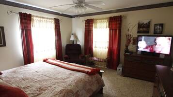 5 bedrooms, iron/ironing board, WiFi, bed sheets
