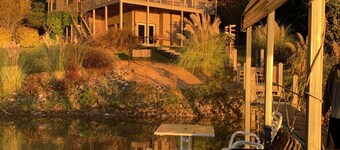 15% Discount Jan-Mar. 4/3 Waterfront Home w/ Covered Dock,  Pet Friendly