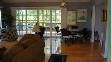 Smart TV, fireplace, video games, DVD player