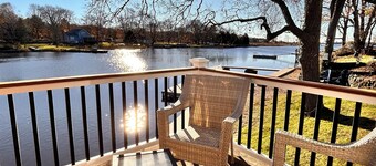 Waterfront Cottage Near Westerly Beaches And Mystic Wineries