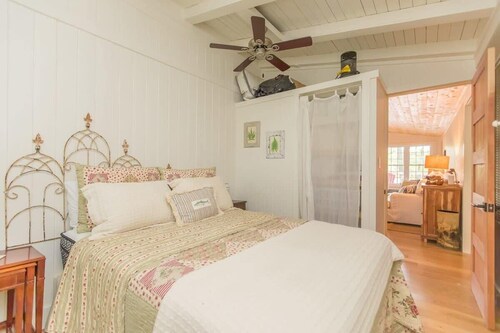 Indian River Respite Lake Rosseau 3 Bedroom cottage in Port Carling