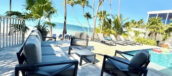 #Key Largo beachfront: “Sunset Beach Paradise” private beach/Pool Home ,