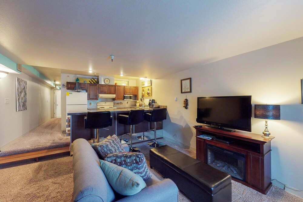 Updated ski-in/ski-out condo with game room & sauna