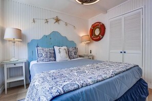 3 bedrooms, desk, iron/ironing board, Internet