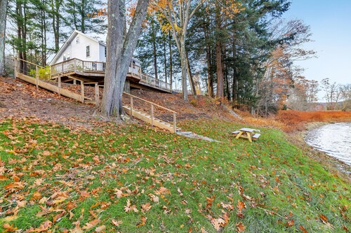 Charming & Private Delaware Riverfront Home near Callicoon NY