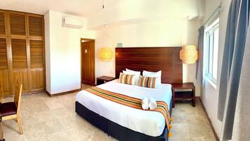 6 chambres, Wi-Fi gratuit, draps fournis