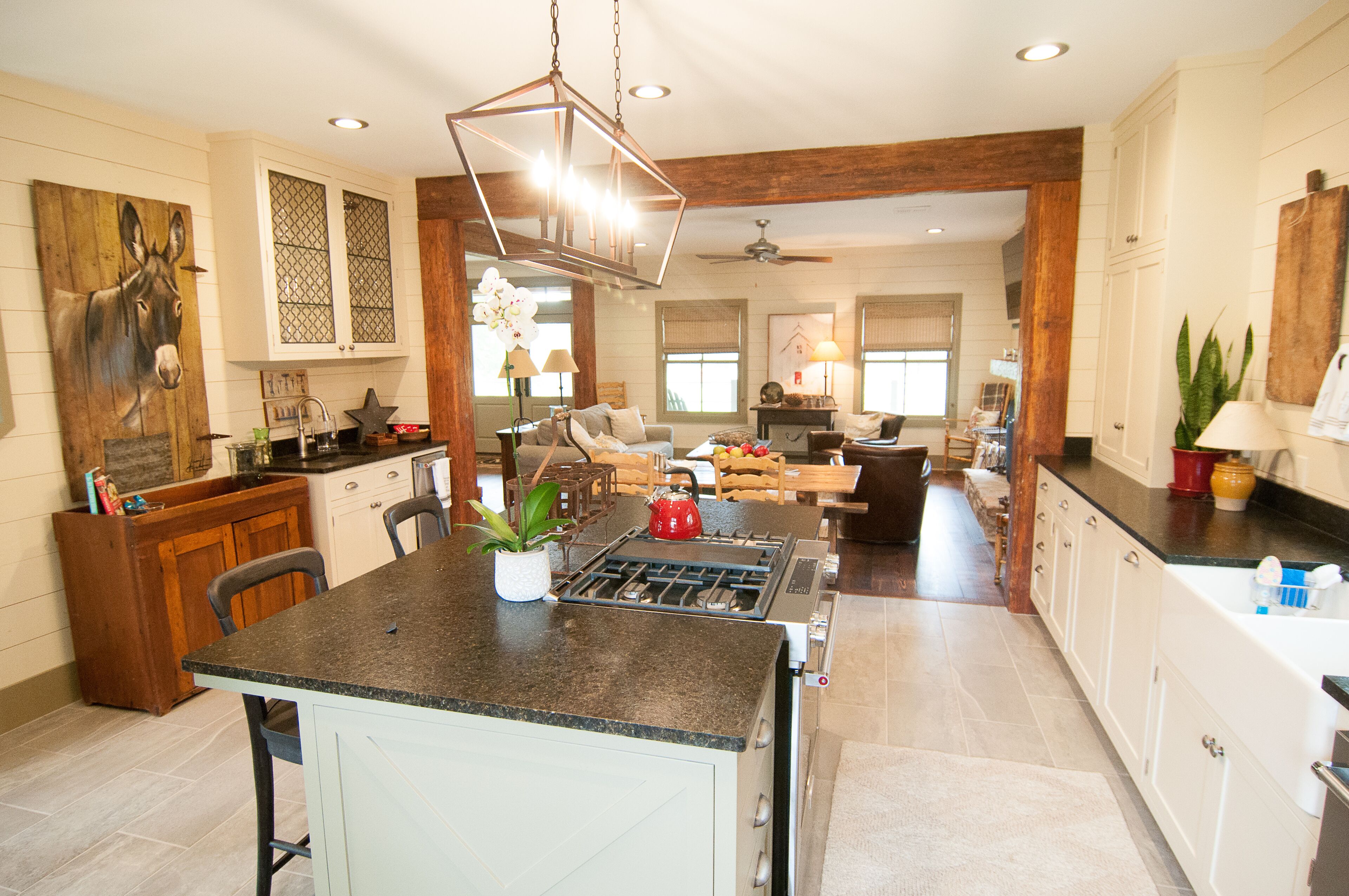 Whippoorwill Haus is 2.8 miles from Round Top Square!!!