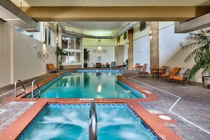 Indendørs pool, opvarmet pool