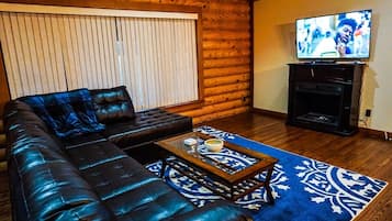 Smart TV, fireplace, DVD player, table tennis