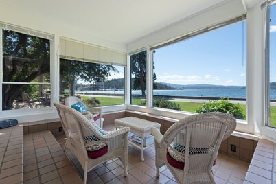 Premiere Beach House, Family Friendly, West Lakeshore Drive