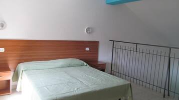 2 chambres, fer et planche à repasser, lits pliants/supplémentaires