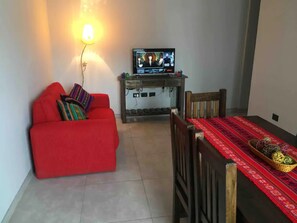 Apartamento, 2 quartos, 2 banheiros | Área de estar | TV de tela plana, Netflix
