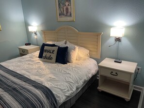 1 bedroom, iron/ironing board, free WiFi, bed sheets - King Bed Studio on the beach (North Myrtle Beach)