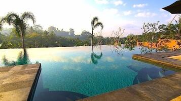 Utomhuspool