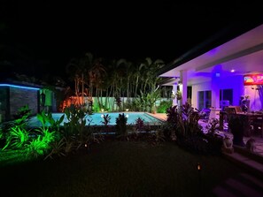 Outdoor pool, sun loungers - Pacotte 3BR private pool villa & garden (Tambon Rawai)