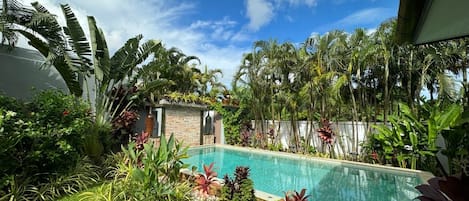 Outdoor pool, pool loungers