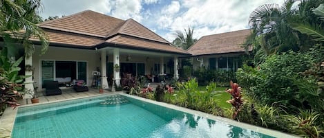 Outdoor pool, sun loungers