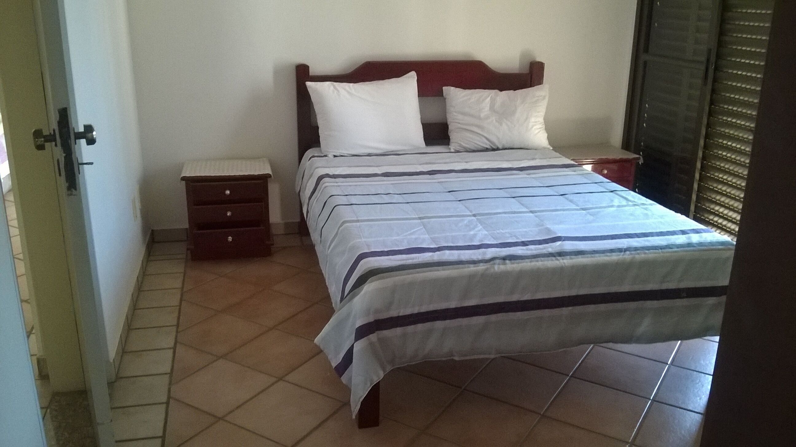UBATUBA, P. GRANDE- SPACIOUS AND COMFORTABLE APARTMENT 02 BEDROOMS. WIFI, SMART TV