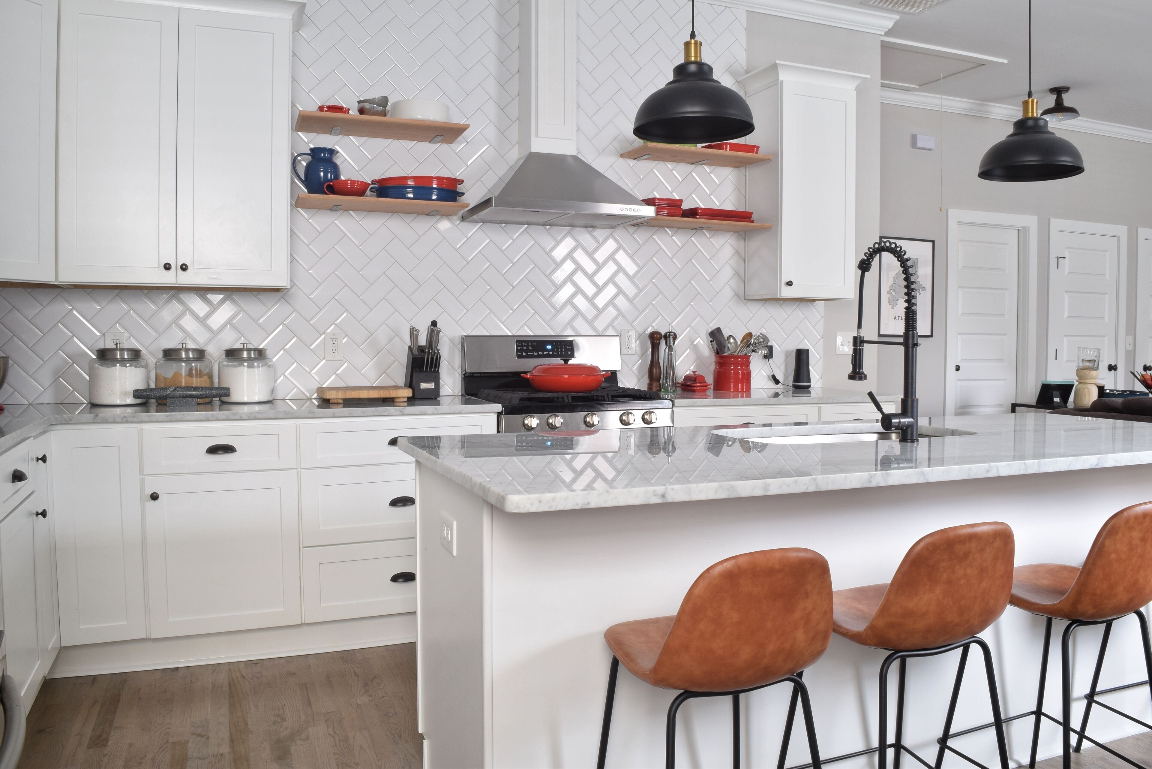 Kühlschrank, Mikrowelle, Herdplatte, Geschirrspüler