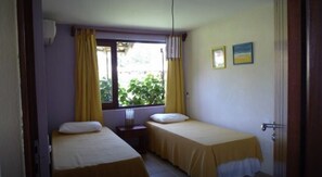 5 bedrooms, individually furnished, blackout curtains