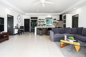 LCD-Fernseher, DVD-Player