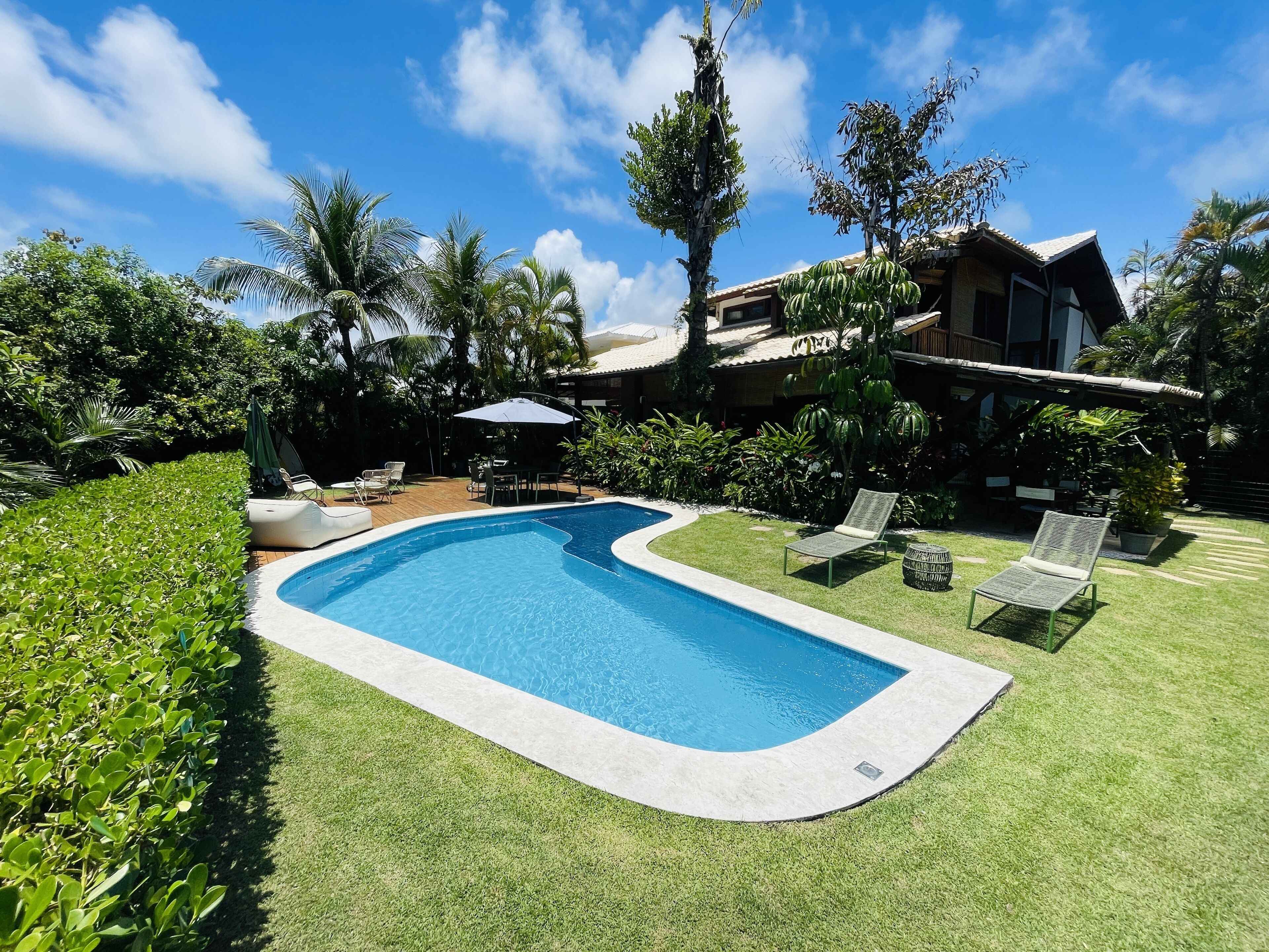 Casa 4 quartos, com piscina