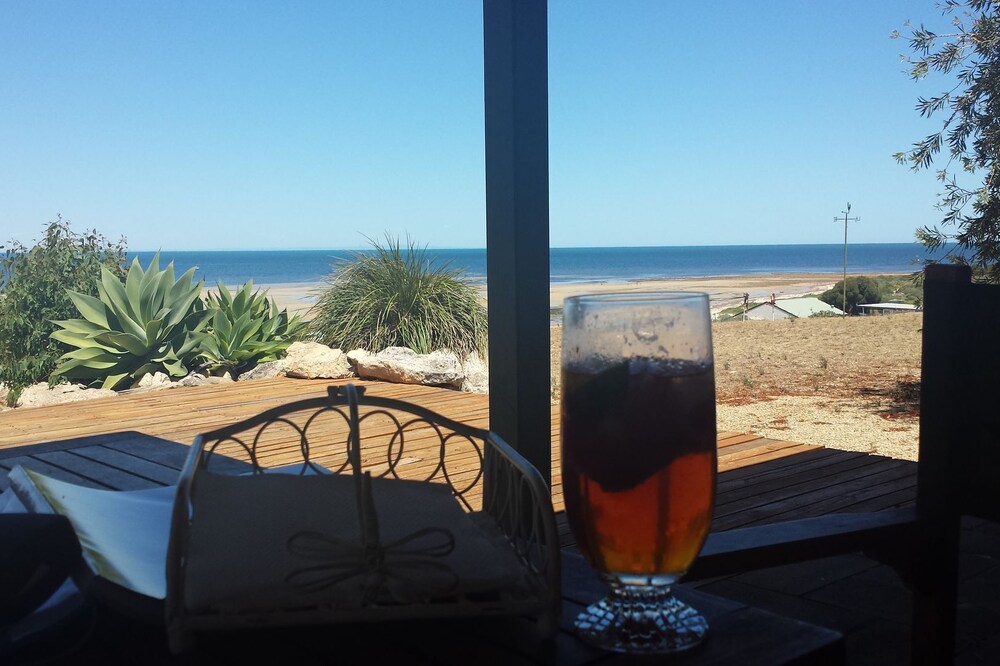 Beach House @ James Well - Amazing Water Front Views - Very Relaxing ☀️