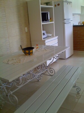 Fridge, microwave, oven, stovetop - ATIBAIA COUNTRY HOUSE (Atibaia)