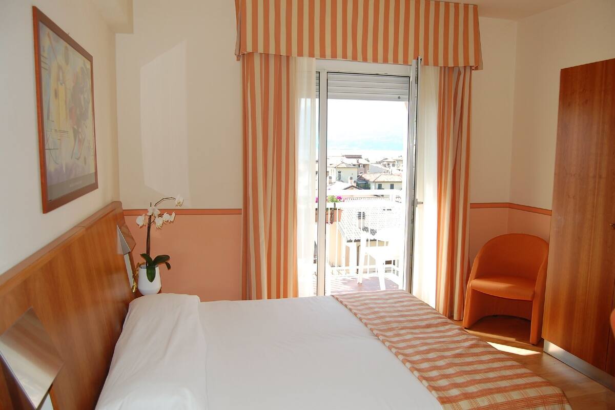 superior room | 1 bedroom, free cots/infant beds, free wifi, bed sheets