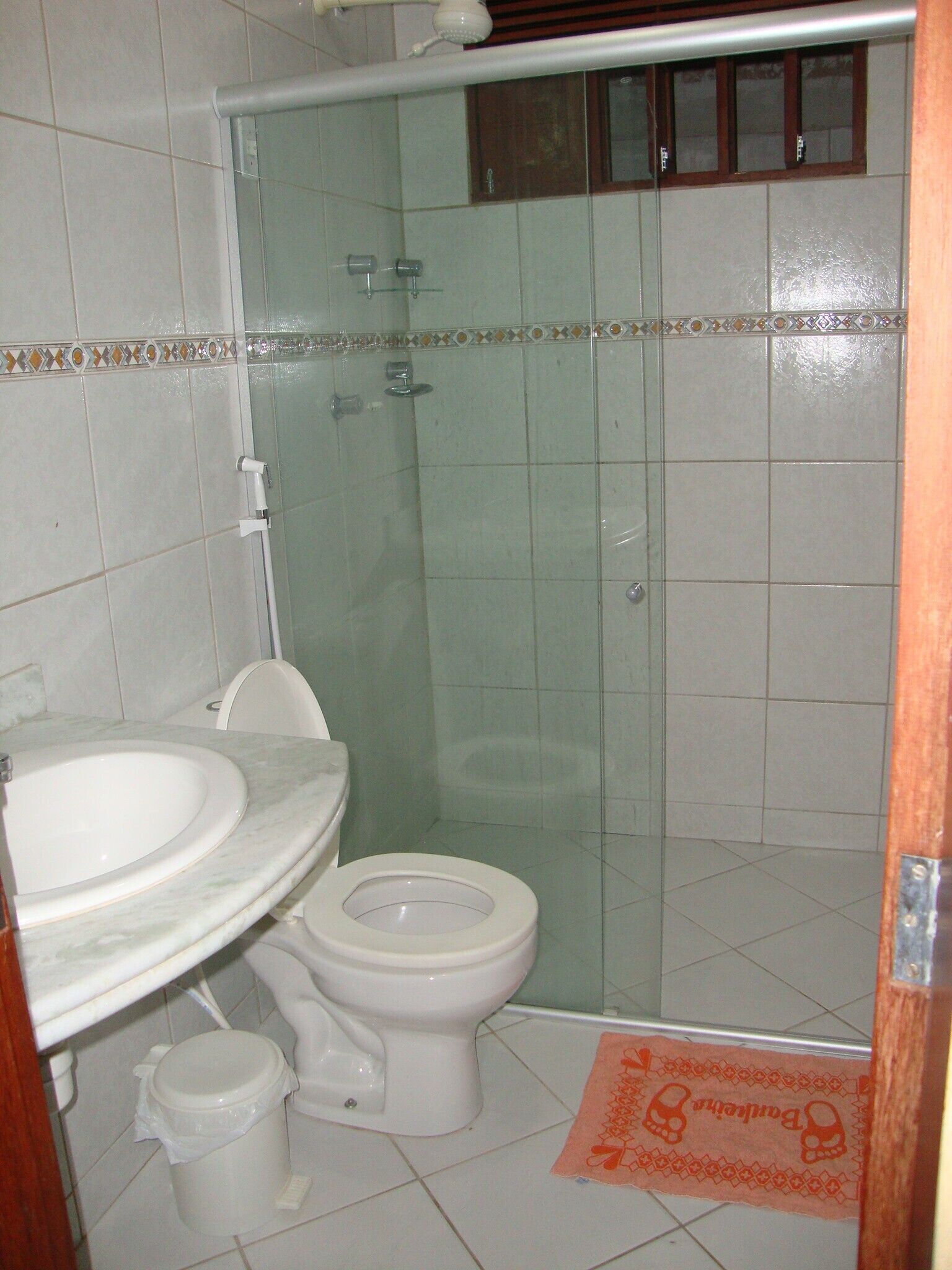 House with large space for accommodation, recreation area with pool and barbecue.