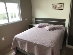 4 bedrooms, WiFi, bed sheets