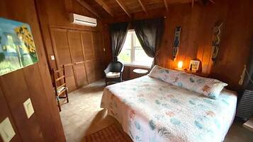 2 bedrooms, in-room safe, desk, iron/ironing board