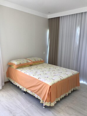 3 bedrooms, WiFi - Modern House in Barra do Jacuípe at 180m from the beach (Camaçari)