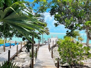 Property grounds - Seaside Cottage Seabiscuit – Bonefish Flats w/Ocean Views, Family-Friendly! (George Town)