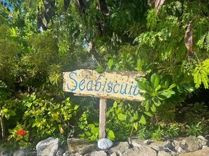 Property grounds - Seaside Cottage Seabiscuit – Bonefish Flats w/Ocean Views, Family-Friendly! (George Town)