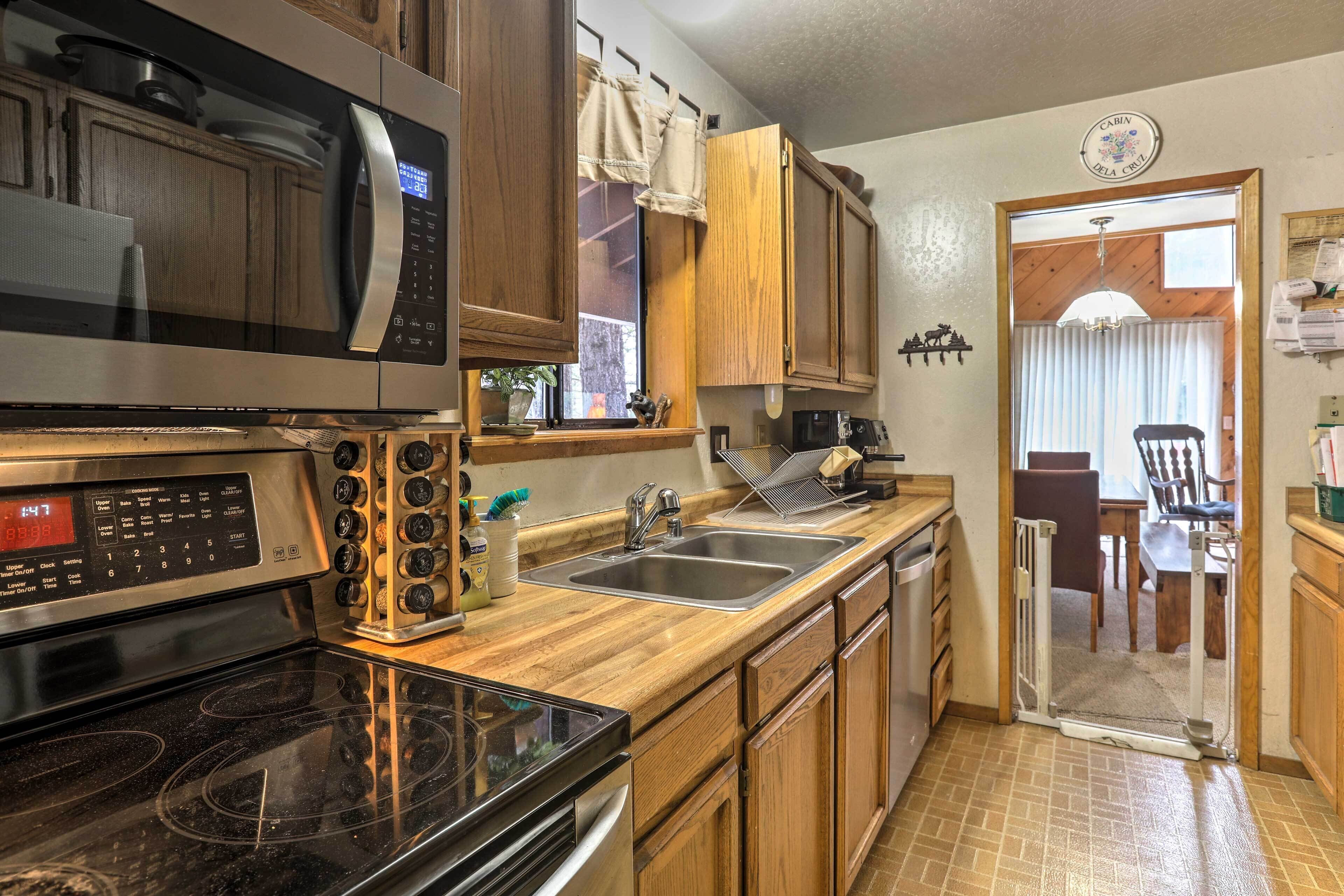 Outdoorsy Cabin Retreat < 2 Mi to Donner Lake!