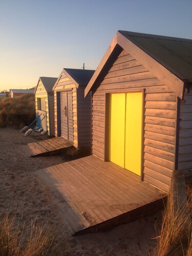Quiet clean house near some of Melbourne Best beaches
