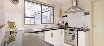 Quiet clean house near some of Melbourne Best beaches