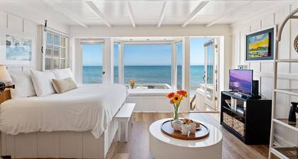 Romantic Oceanfront Studio With Private Deck | Right On The Sand!