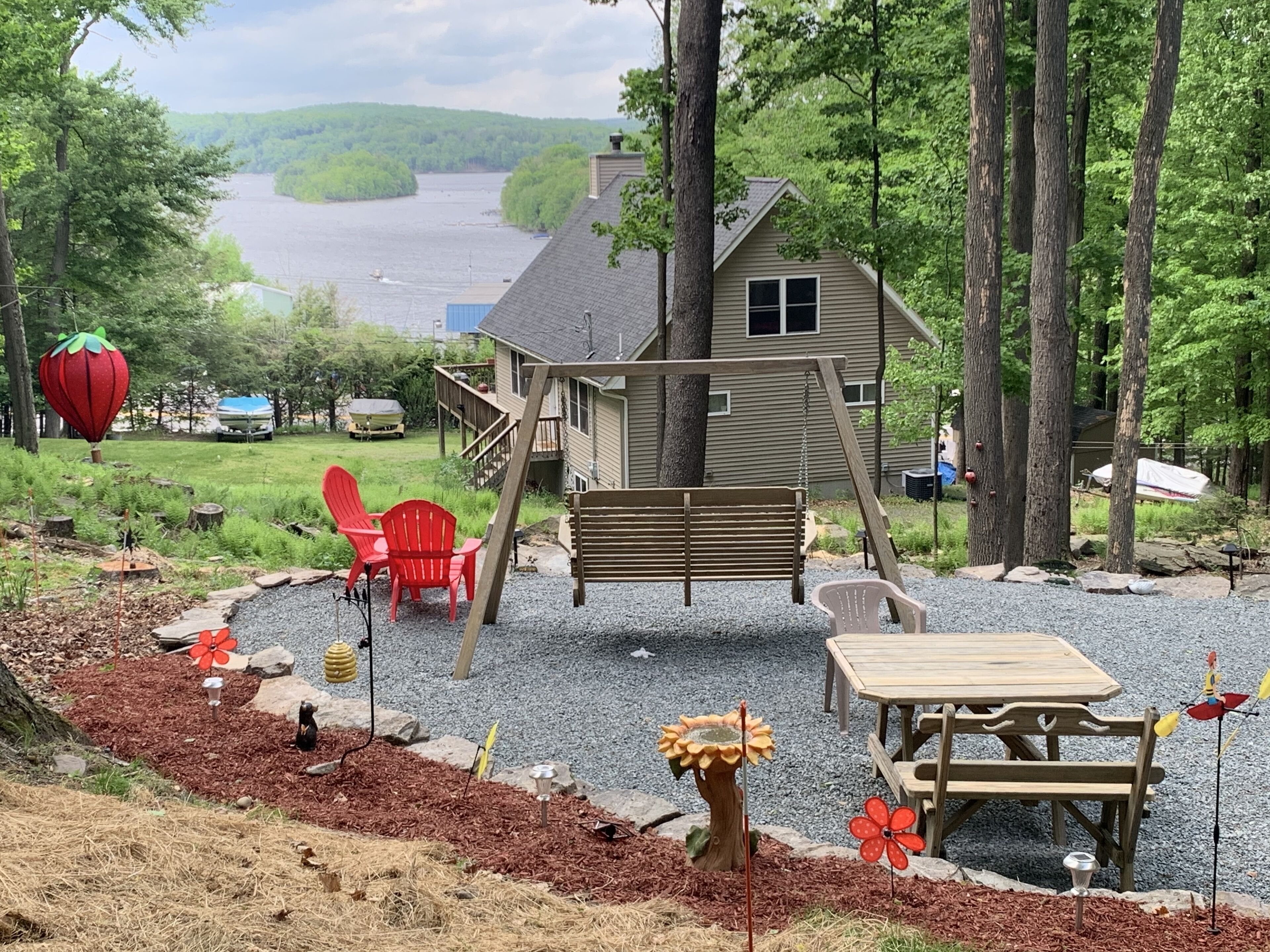 Bungalow Lake House with Spectacular  Lake Views!!! 