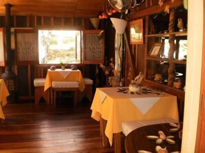 Desayuno continental gratuito y diario