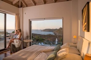 4 bedrooms, in-room safe, iron/ironing board, WiFi