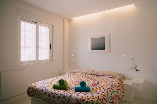 1 habitación, tabla de planchar con plancha, wifi gratis y ropa de cama 