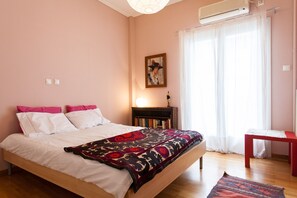 2 عدّة غرف نوم ومكواة/لوح كي وسرير سفر وواي فاي مجانًا