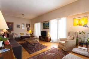 تلفزيون، مكت بة فيديو، ستيريو