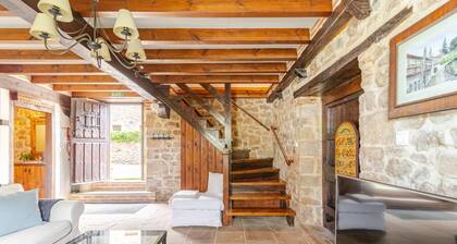 House next door in Barcenaciones