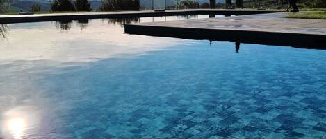 Außenpool, Liegestühle