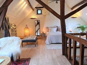 2 bedrooms, desk, iron/ironing board, free WiFi