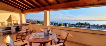 Regarda - apartment "Perla del Garda" at Lazise with lake view terrace