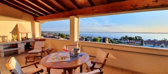 Regarda - apartment "Perla del Garda" at Lazise with lake view terrace